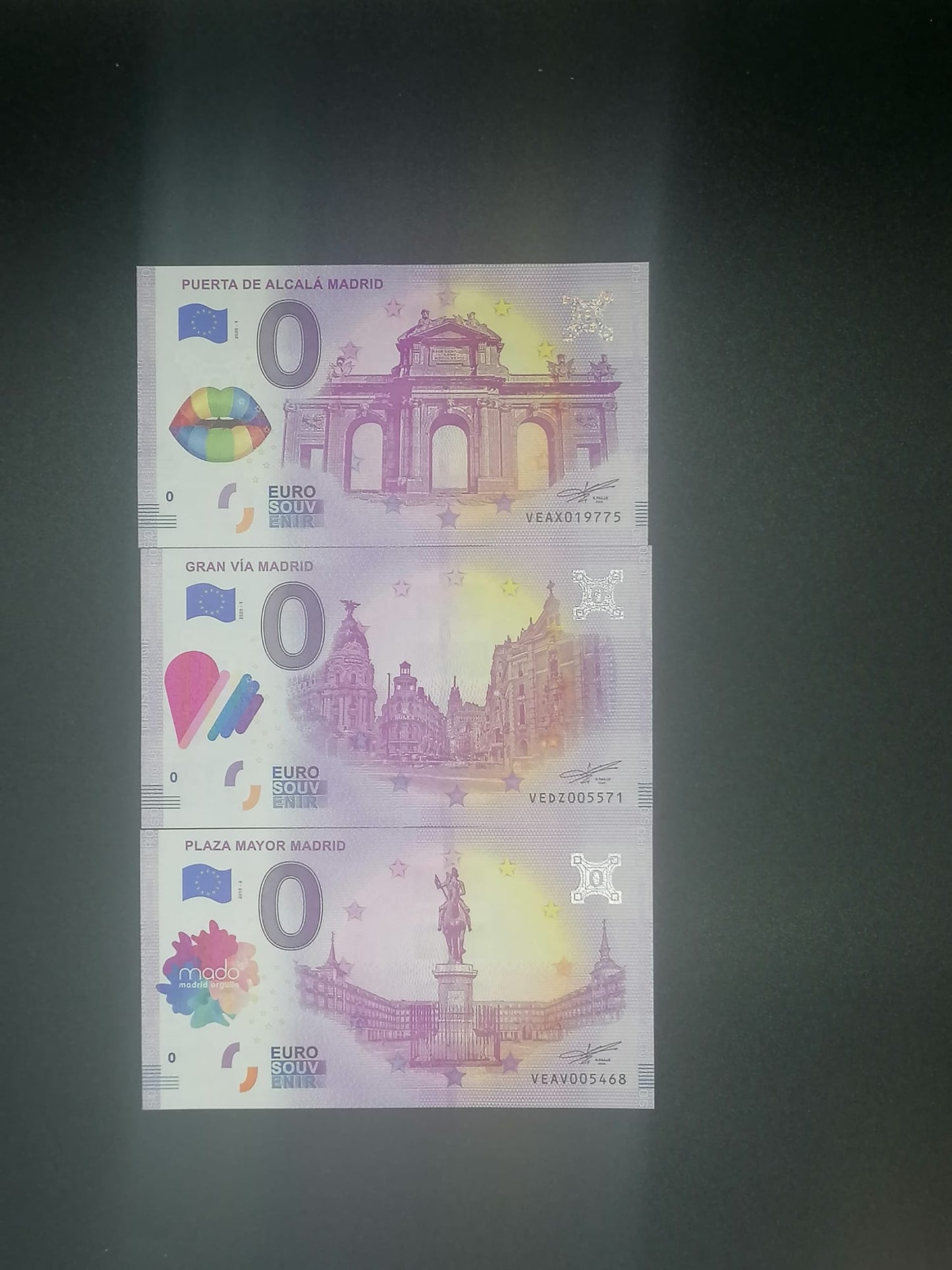 Collector's pack orgullo 2023 3 billetes con sello