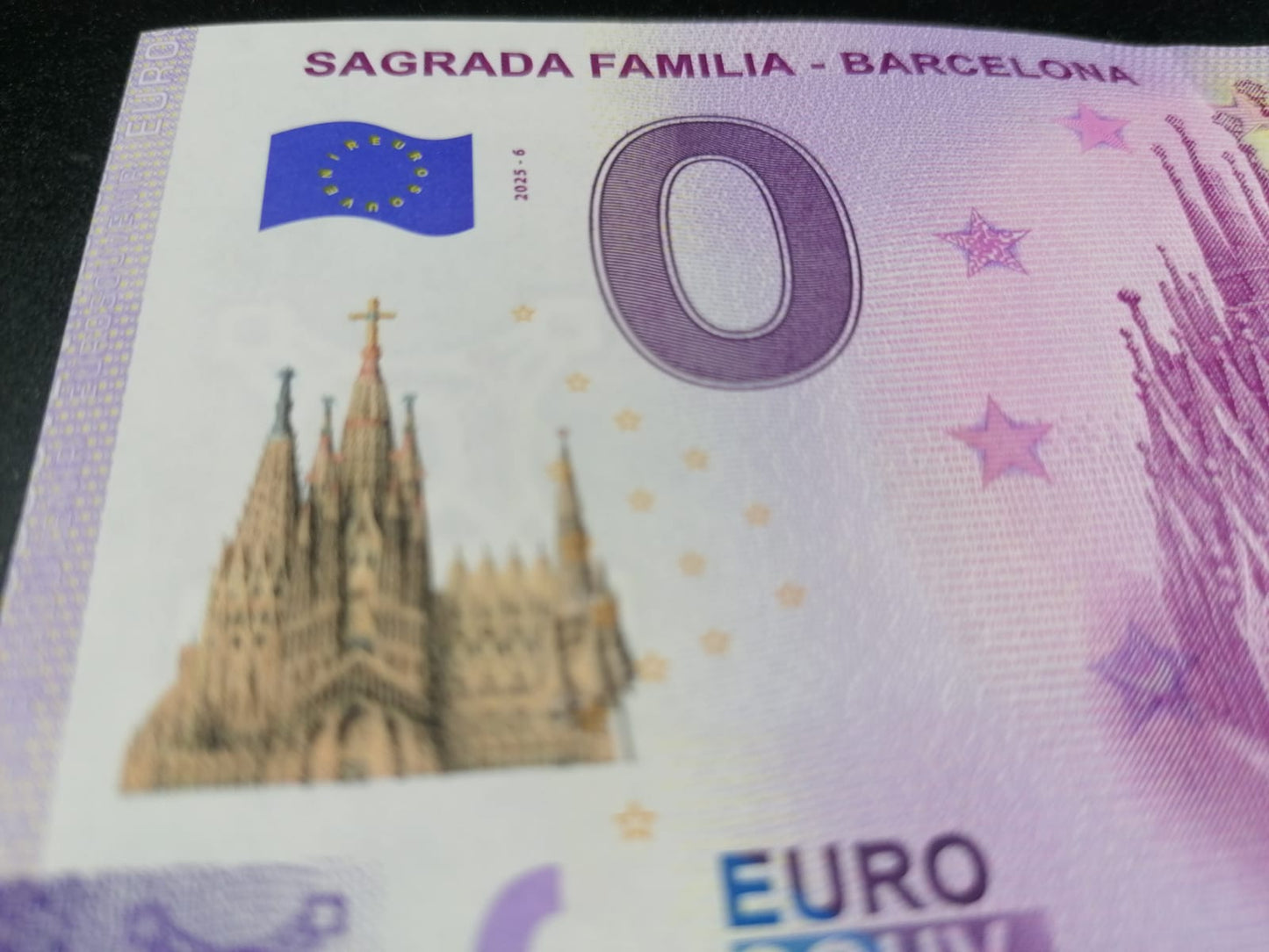 Edición 2025. Billete Euro Souvenir - Sagrada Familia Barcelona 2025-6 sellado